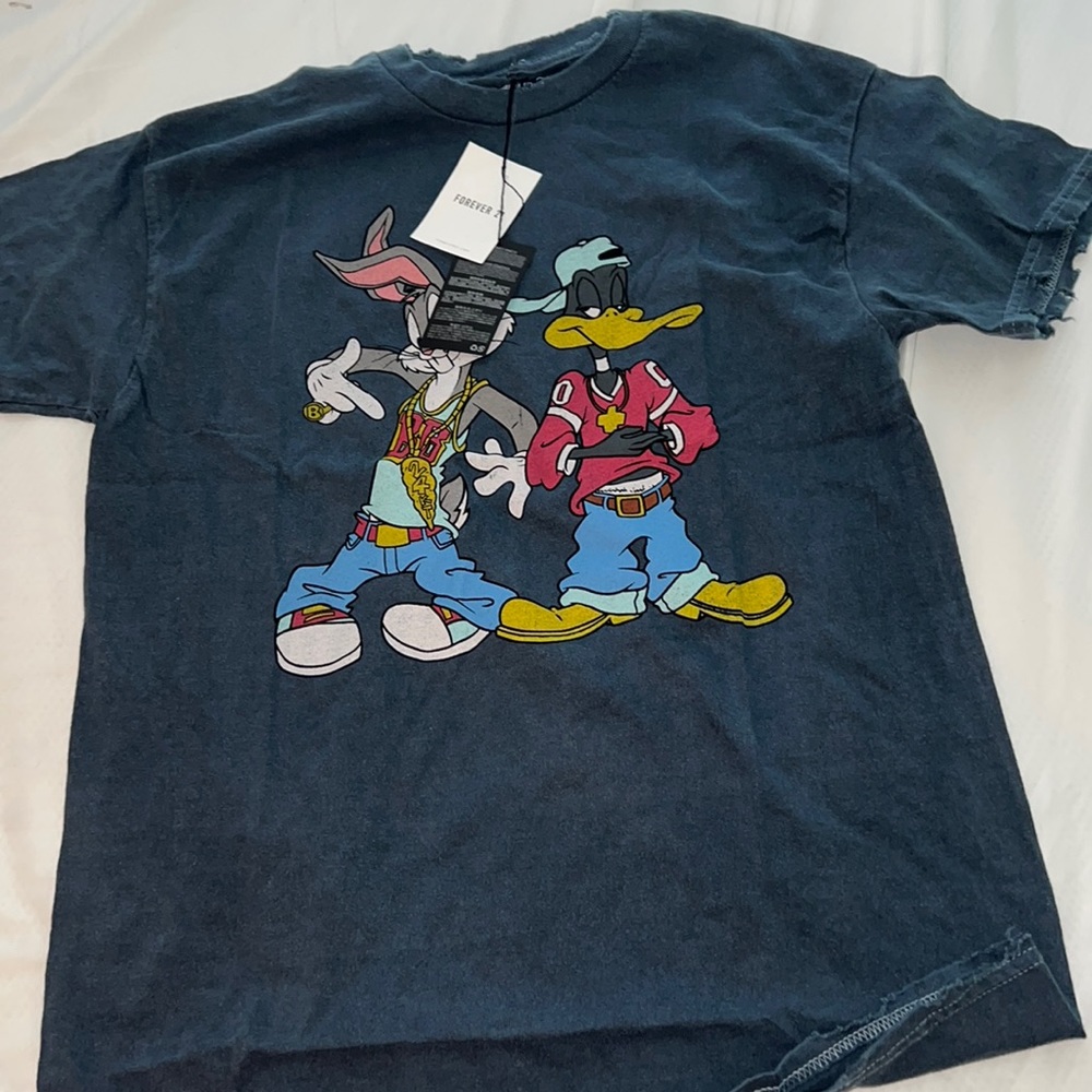 Brand new forever 21 t shirt . Never worn w tags . Size s/m.
